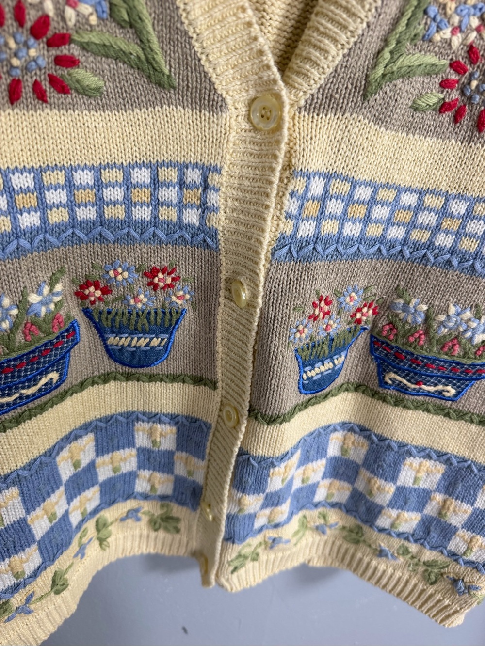 Koret Cream & Blue Embroidered Knit Cottage Patterned V-Neck Sweater Vest - Picture 5 of 7